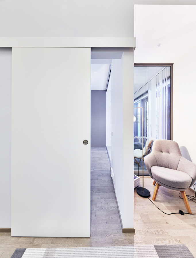 Sliding doors with a cover plate and Soft close - Helaform